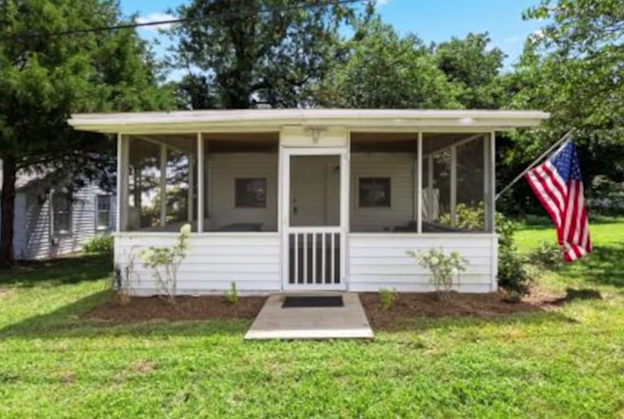 Cottage #1, Plum Point