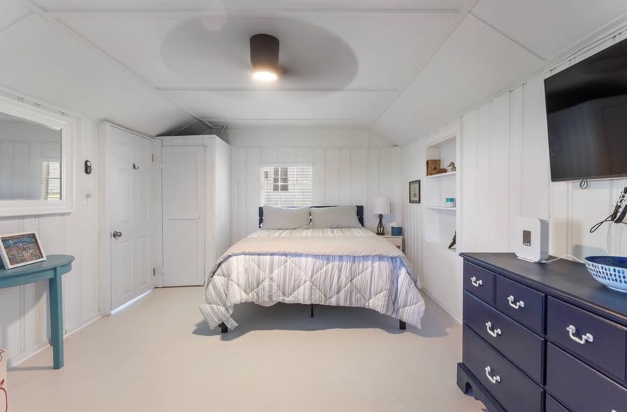 Cottage #15, Plum Point