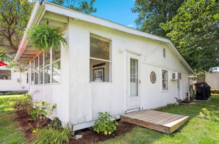 Cottage #15, Plum Point